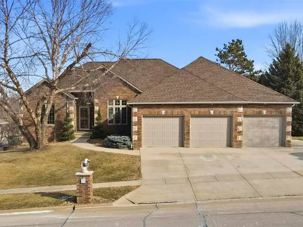 1969 High View Rd, Coralville, IA 52241