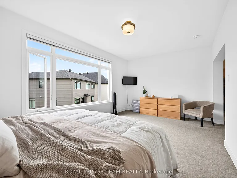 160 Highgarden Ter — Photo 32