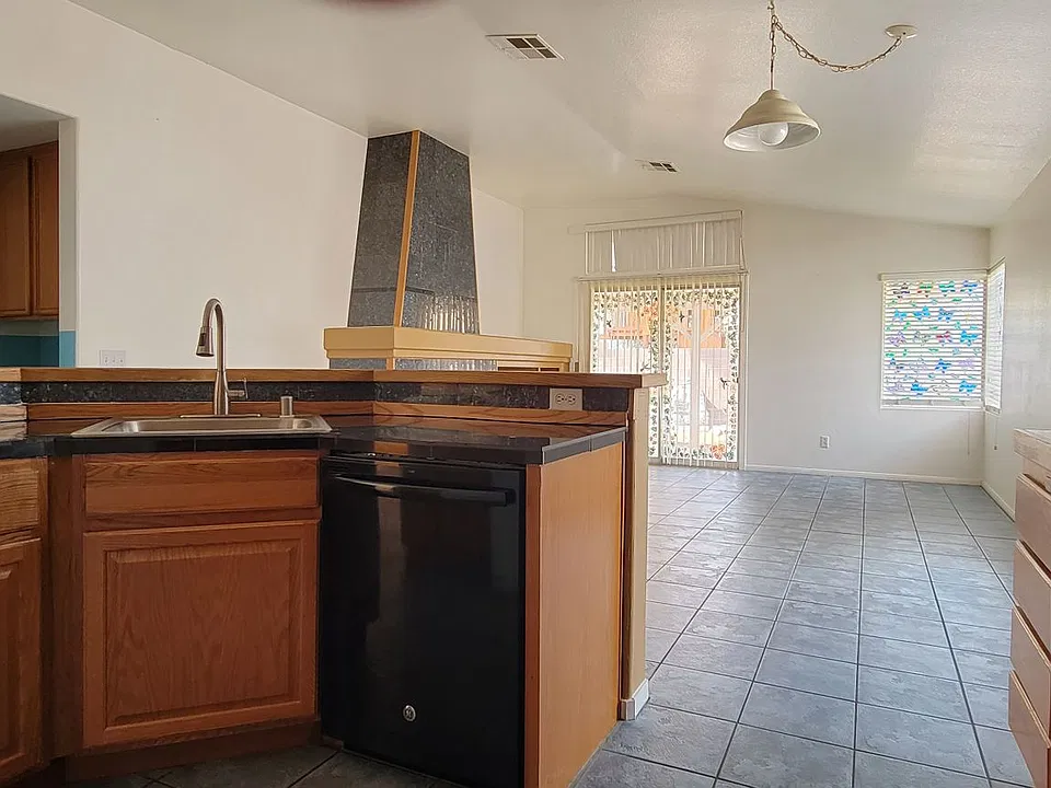 1889 Blue Ribbon Dr