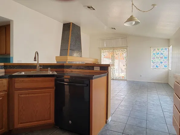 1889 Blue Ribbon Dr, Las Vegas, NV 89142