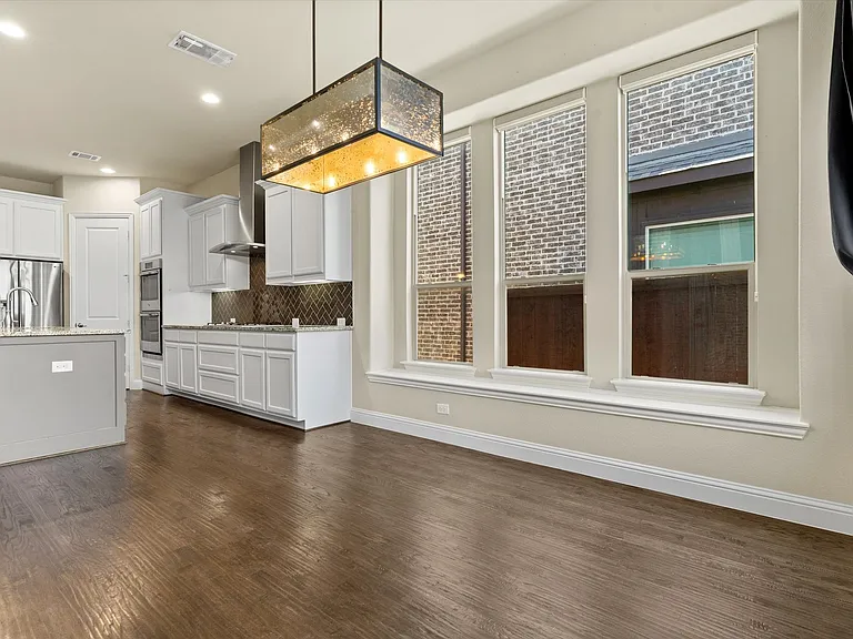 2703 Navarro Trl — Photo 9