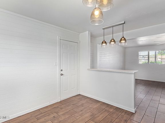 3rd image of 2150 W MISSOURI Avenue #112