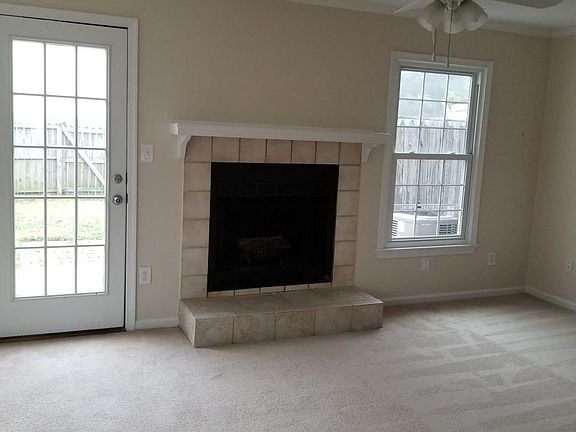 4th image of 701 Goodard Dr