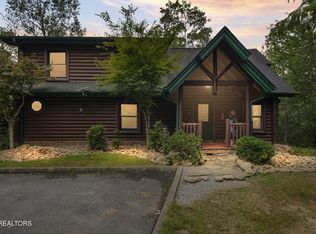 635 Gatlinburg Falls Way, Gatlinburg, TN 37738