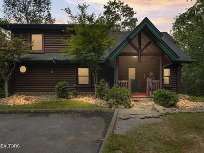 635 Gatlinburg Falls Way, Gatlinburg, TN, 37738