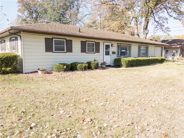 1616 Robinson St, Danville, IL 61832