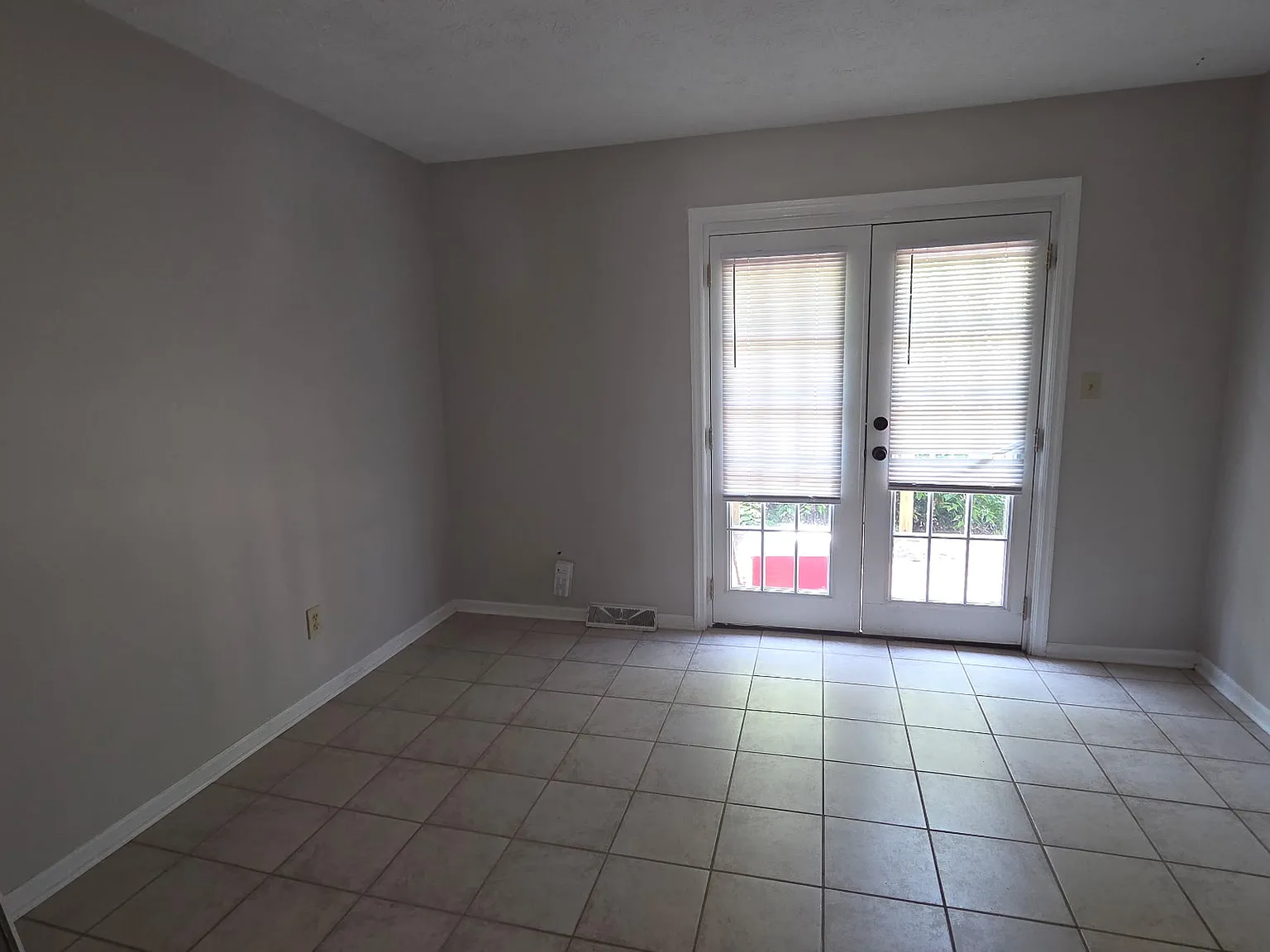 2 bed, 1.5 bath, 1400 sqft, $1,425 — Photo 4