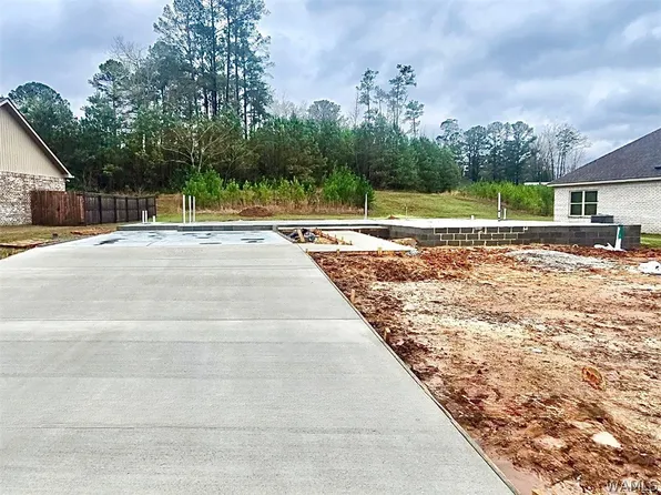 5070 Summerfield Dr E, Tuscaloosa, AL 35404