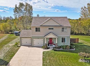 16232 Trent Ridge Dr, Cedar Springs, MI 49319