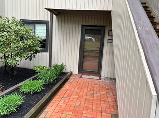 2905 Fox Ln, Poughkeepsie, NY 12603