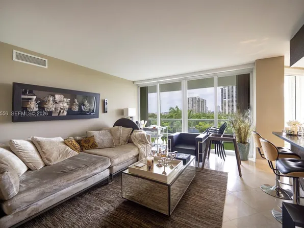 7000 Island Blvd, Aventura, FL