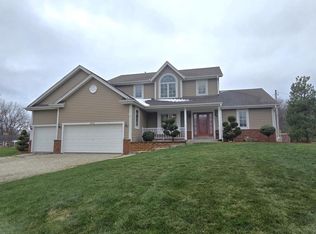 1515 S Green Hill Rd, New Berlin, WI 53146