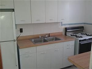 2nd image of 3525 Hazelwood Ave APT 3