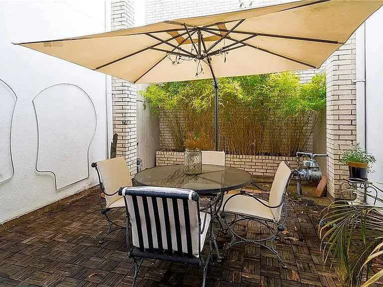 4318 Gilbert Ave — Photo 8