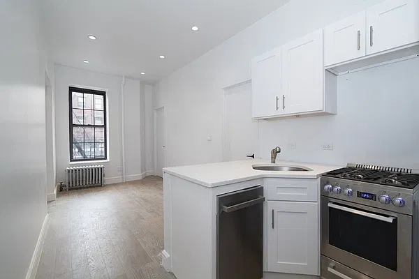 Rented by REAL New York | media 14
