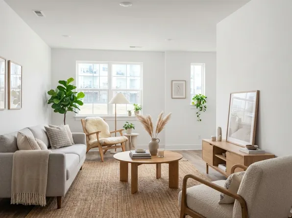 700 N Dupont Ave #207, Madison, TN 37115