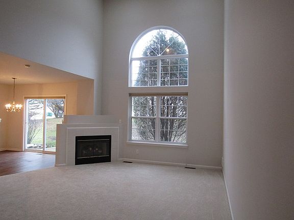 5th image of 1609 Abington Ln