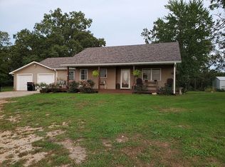 25480 Pennington Dr, Lebanon, MO 65536