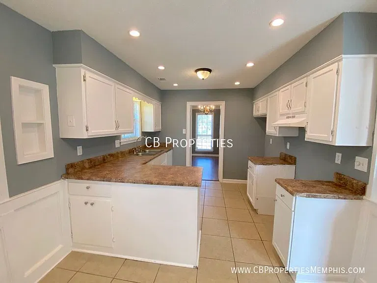8115 Kerry Dr — Photo 2