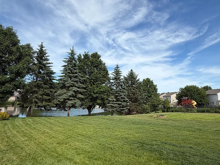 2306 Hazelnut Dr — Photo 6