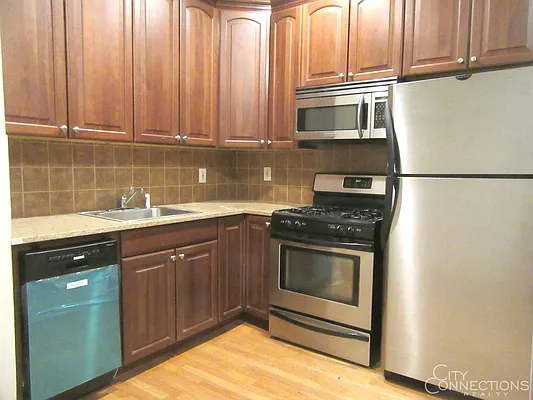 Rented by City Connections Realty | media 9