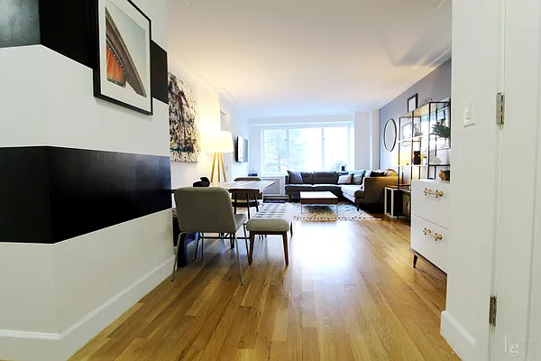 Sold by Hecht Group | media 10