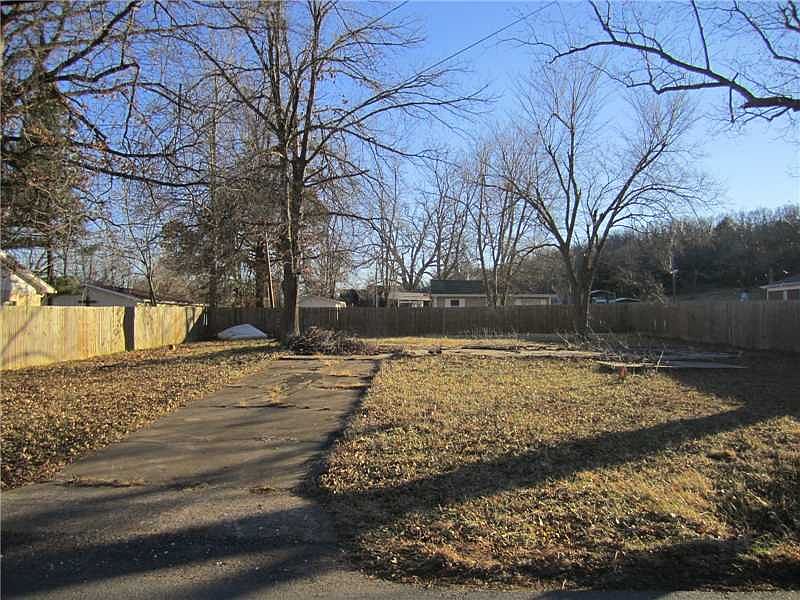 1st image of 251 S Pollard Ave