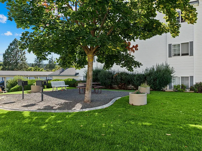 Farr Court — Photo 25
