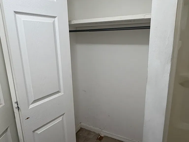 10 E Division St #1 — Photo 11