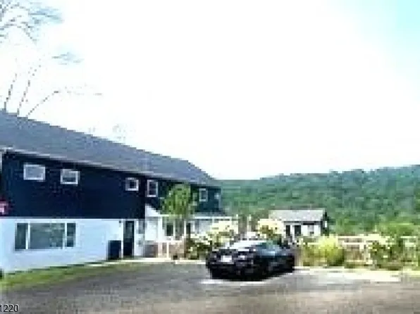 292 W Mill Rd Unit A, Long Valley, NJ 07853