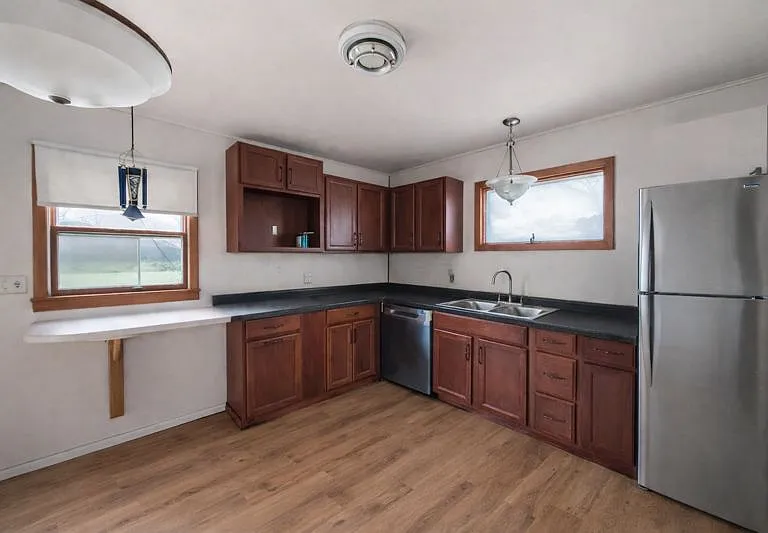 231 Schilling St — Photo 2