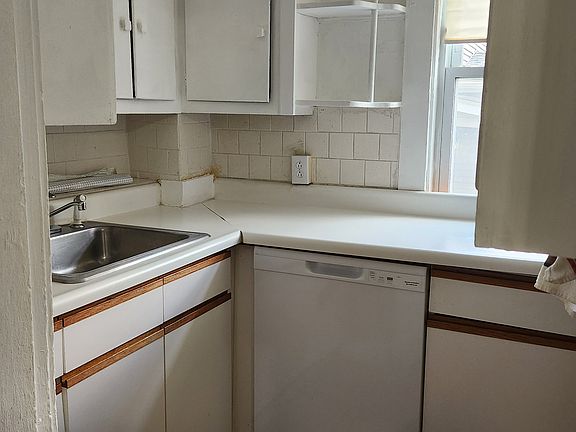 5th image of 58 Cook St #58