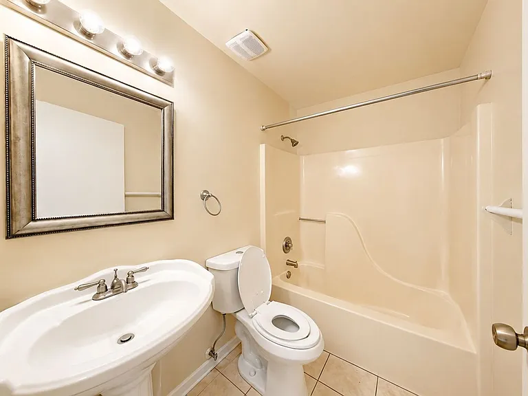 127 Titan Dr — Photo 6