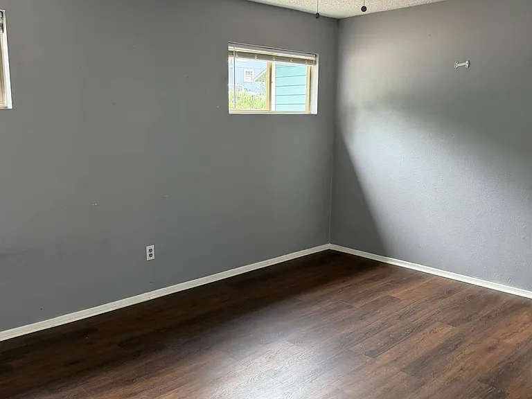 126 Harbour Ln — Photo 13