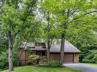 220 Featherwood Ct, Schenectady, NY 12303