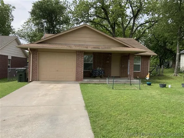 917 E 2nd St, Cushing, OK 74023
