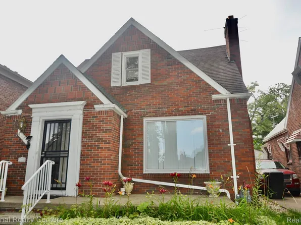 8267 Carlin St, Detroit, MI 48228