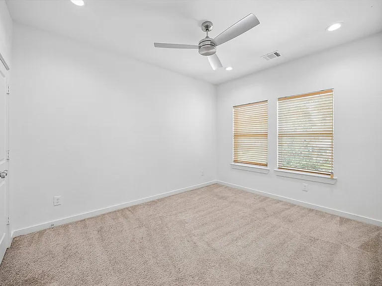 5710 Elysian St — Photo 13