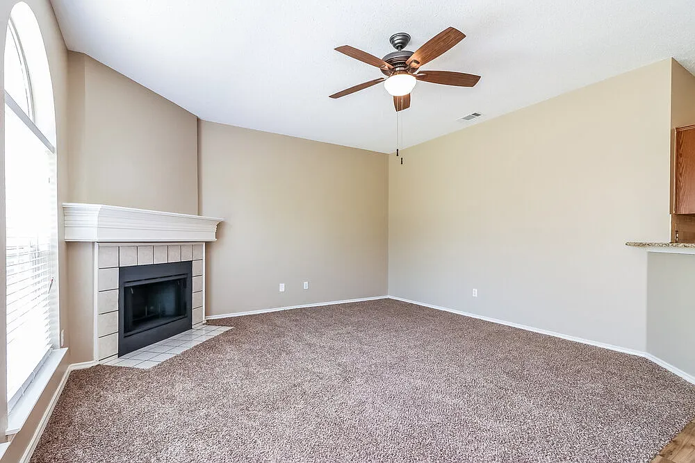 4 bed, 2.0 bath, 2049 sqft, $2,490 — Photo 3