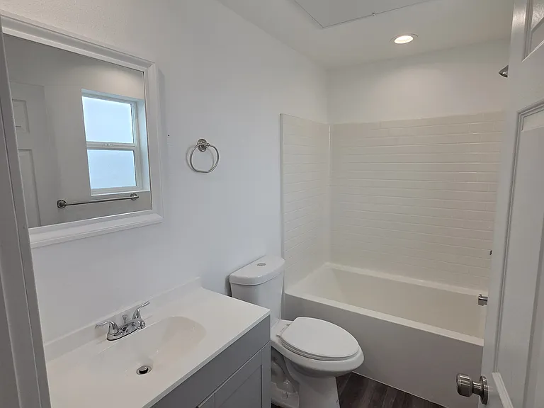 6640 72nd St #1 — Photo 7
