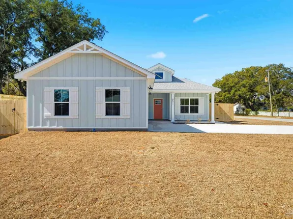 8511 Barrancas St, Navarre, FL 32566