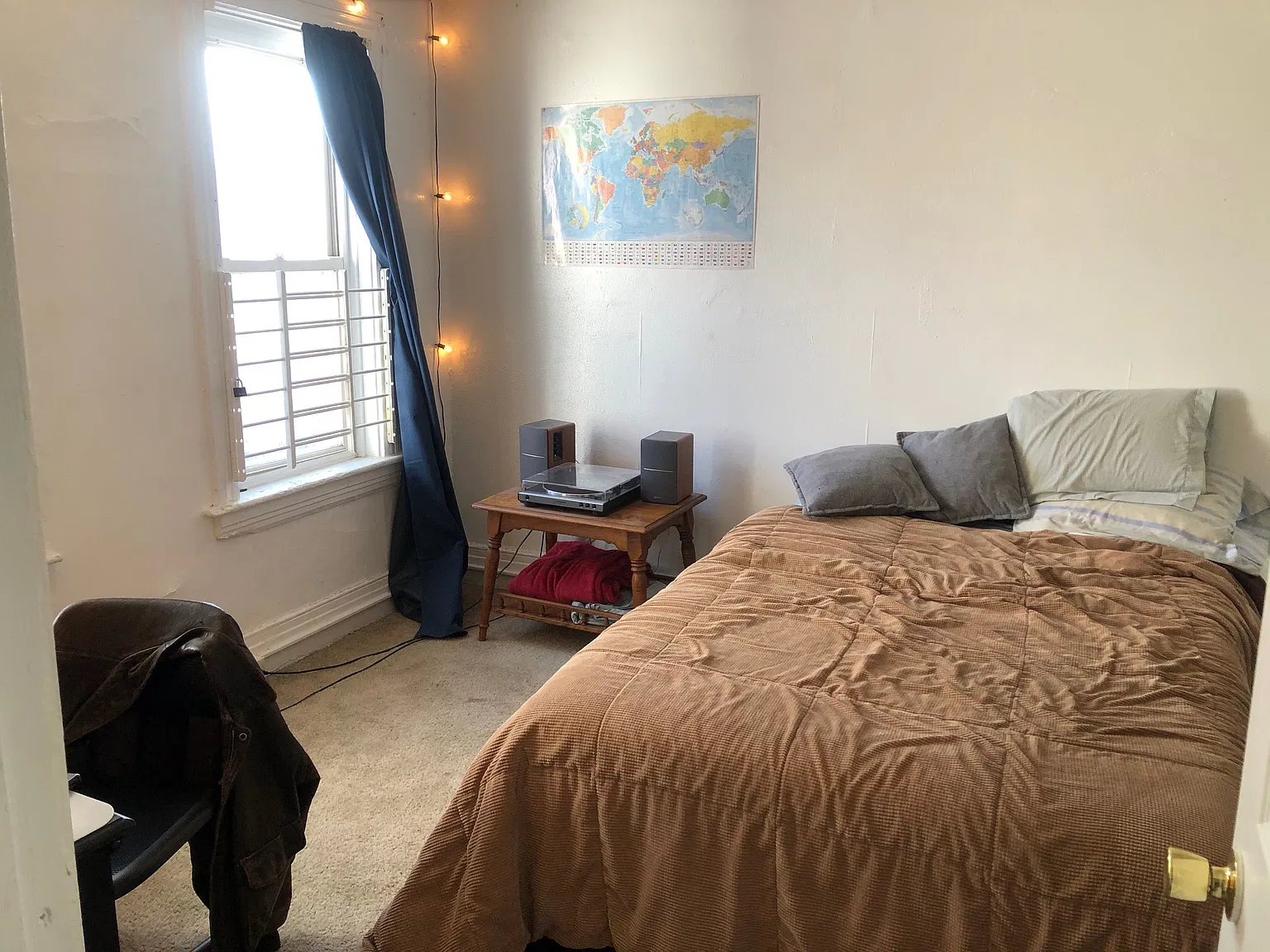 5 bed, 2316 sqft, $4,700 — Photo 3