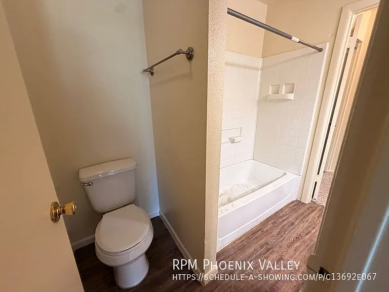 Parkside Apartments — Photo 114