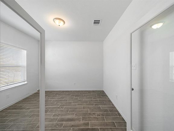 4th image of 2126 Sanders Brook Drive