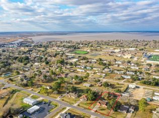 1103 Belton Ln, Anahuac, TX 77514