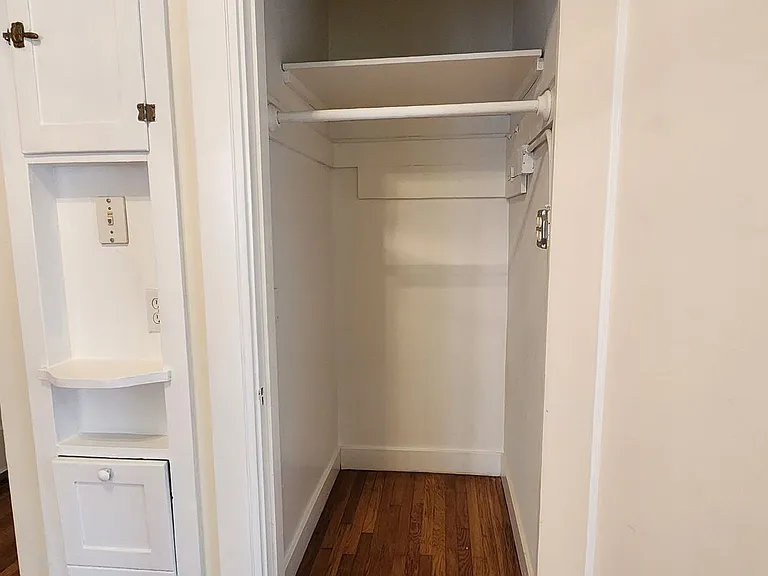 834 Bush St — Photo 3