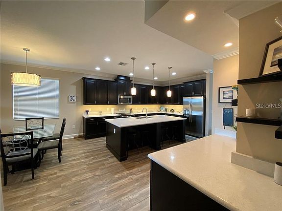 4th image of 15562 Hamlin Blossom Ave