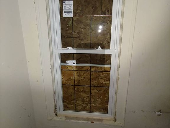 5th image of 166 Forest Ave