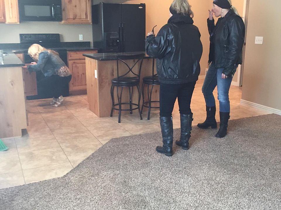 Mn lvng rm kitch & 1/2 bth 