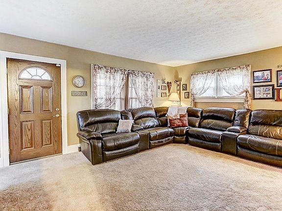 2nd image of 679 Greenlawn Ave